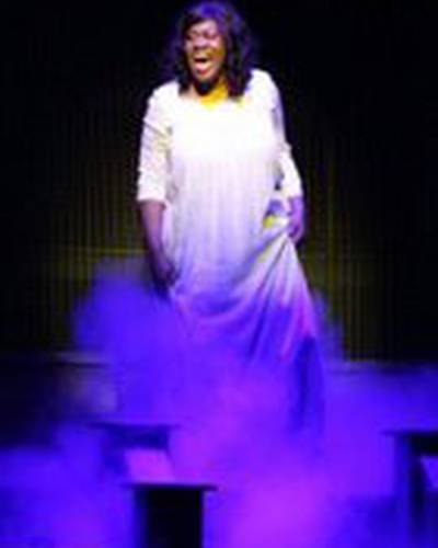 Чандра Каррелли-Янг фото