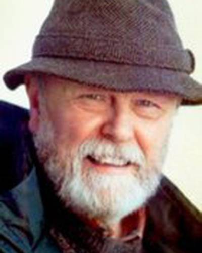 Джон Джей Мур фото