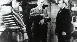 Кадр из фильма "Призрачная угроза" - 1