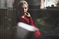 Кадр Она его обожает