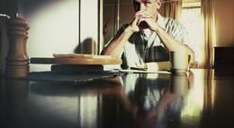 Кадр из фильма "Миром правит толстый мальчик" - 2