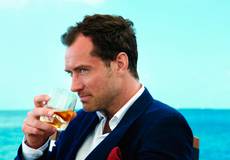 Джуд Лоу и Джанкарло Джаннини снялись в фильме для Johnnie Walker