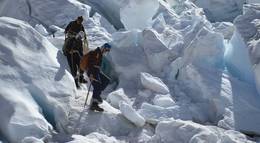 Кадр из фильма "Эверест. Достигая невозможного" - 1