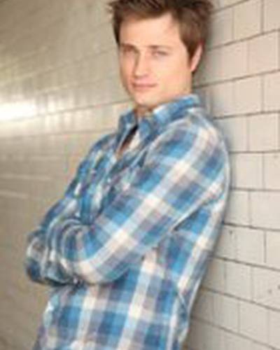 Джош Холт фото