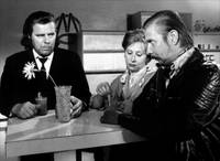 Кадр Береги свою косынку, Татьяна