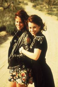 Кадр Бензин, еда, жилье