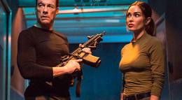 Кадр из фильма "Чёрные воды" - 2