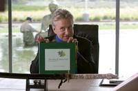 Кадр Он, я и его друзья