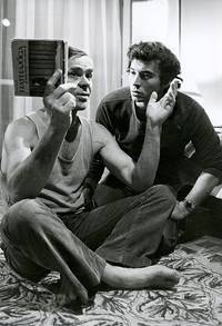 Кадр Молодой мужчина и белый кит