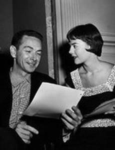 Девушка, которую он оставил позади