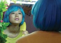 Кадр Она, китаянка