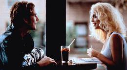 Кадр из фильма "Настоящая блондинка" - 1