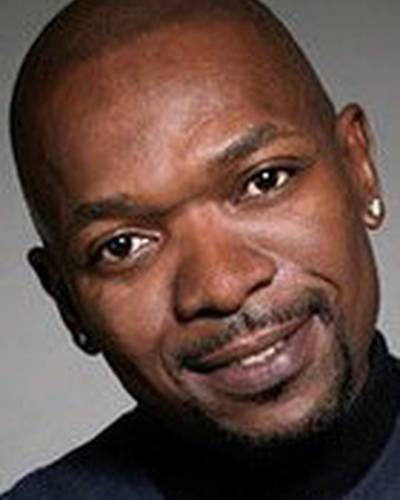 Мензи Нгубане фото