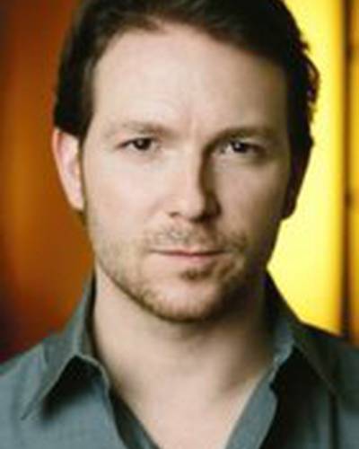 Ari Fliakos фото