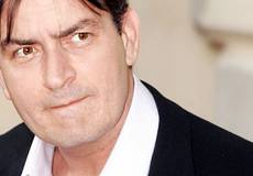 Чарли Шин начал войну с актрисой Сэльмой Блэр