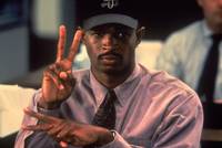 Кадр Больше денег