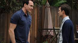 Кадр из фильма "Уилфред" - 1