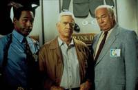 Кадр Голый пистолет 33 1/3: Последний выпад