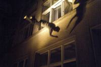 Кадр Рисующий кровью