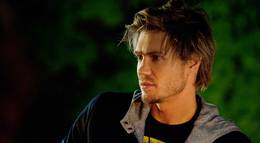 Кадр из фильма "Рени" - 2