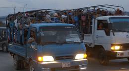 Кадр из фильма "Реальная цена моды" - 1