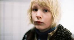 Кадр из фильма "Впусти меня" - 2