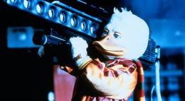 Кадр из фильма "Говард-утка" - 2