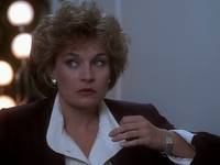 Кадр Коломбо идет на гильотину