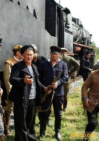 Кадр Господа офицеры: Спасти императора