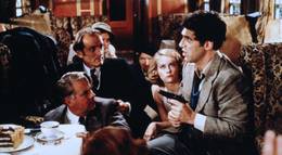 Кадр из фильма "Леди исчезает" - 1