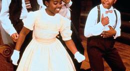 Кадр из фильма "Полли" - 1