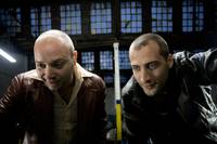 Кадр Неоновая плоть