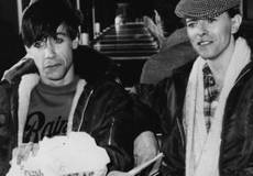 О берлинской жизни Игги Попа и Дэвида Боуи снимут кино 