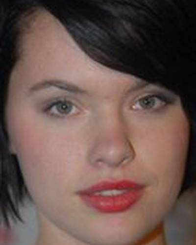 Ханна Хьюз фото