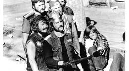 Кадр из фильма "Ангелов круче не бывает" - 1