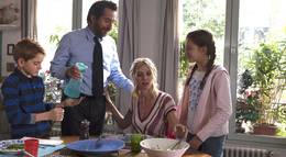 Кадр из фильма "Encore heureux" - 2