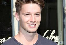 Сын Шварценеггера снимется в «Бойскаутах против зомби»