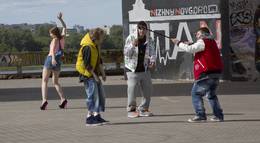 Кадр из фильма "Выпускной" - 1