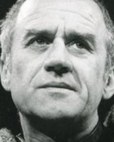 Сирил Кьюсак фото