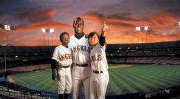 Кадр из фильма "Ангелы у кромки поля" - 1