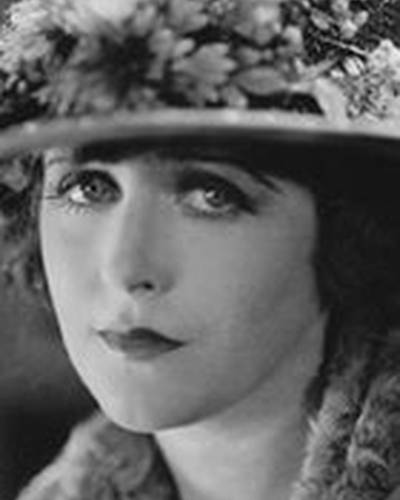 Кэтерин МакДональд фото