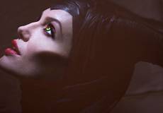 Анджелина Джоли в первом трейлере сказки «Малефисента»