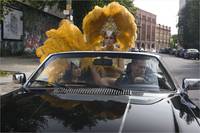 Кадр Мужчины в большом городе