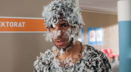 Кадр из фильма "Зачётный препод" - 2