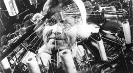 Кадр из фильма "Человек с киноаппаратом" - 2