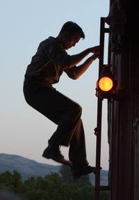 Кадр Воды слонам!