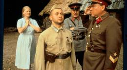 Кадр из фильма "Жизнь и необычайные приключения солдата Ивана Чонкина" - 1