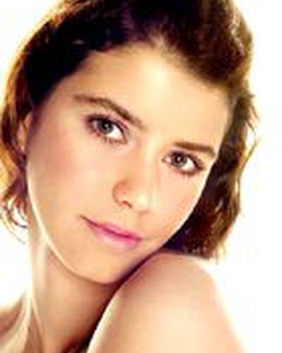 Берен Саат фото