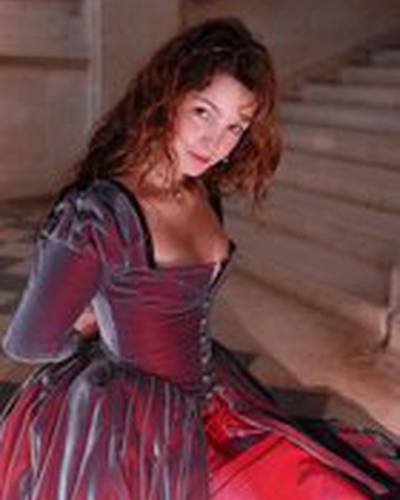 Эстер Нубиола фото