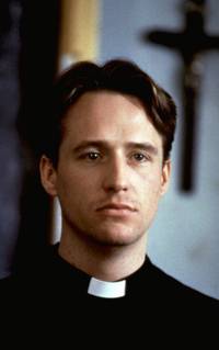 Кадр Священник